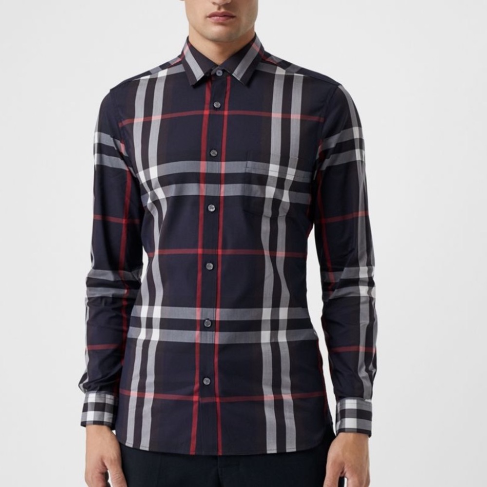 NWOT Men’s checkered button up shirt